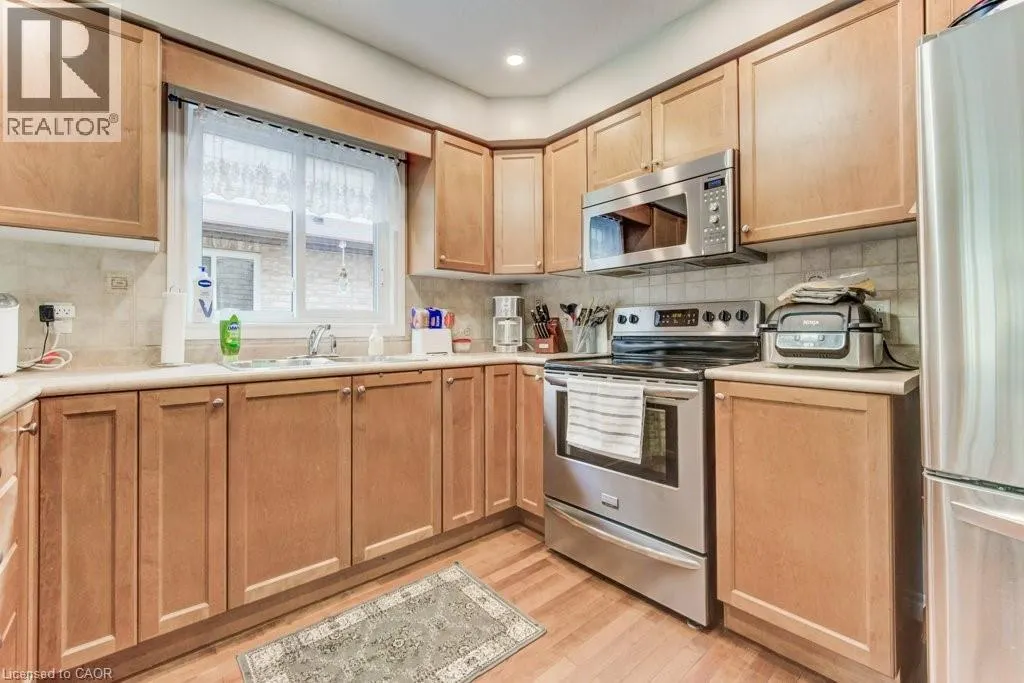404 TEALBY Crescent