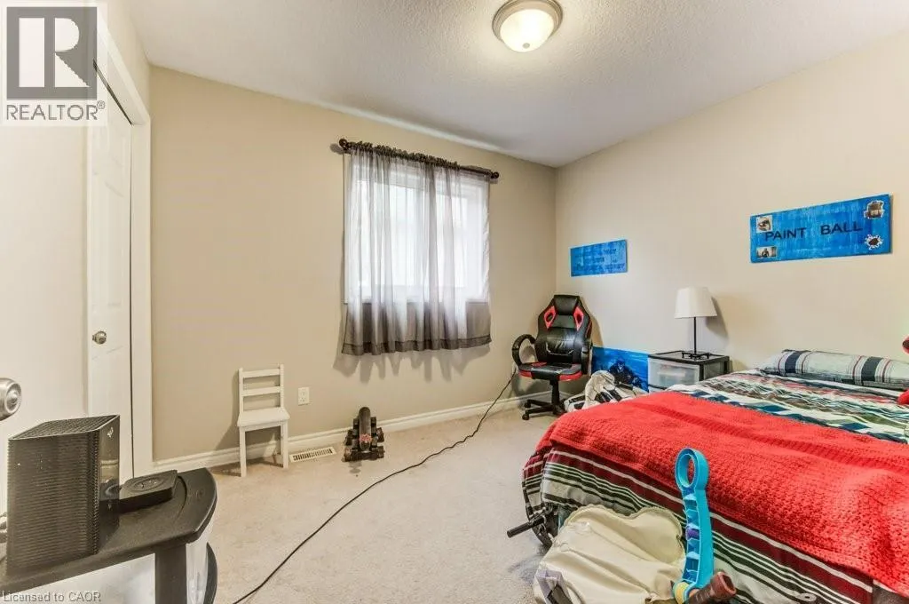 404 TEALBY Crescent