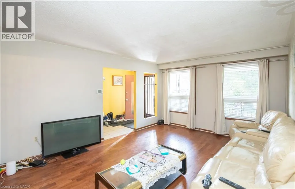 185 LAVINA Crescent