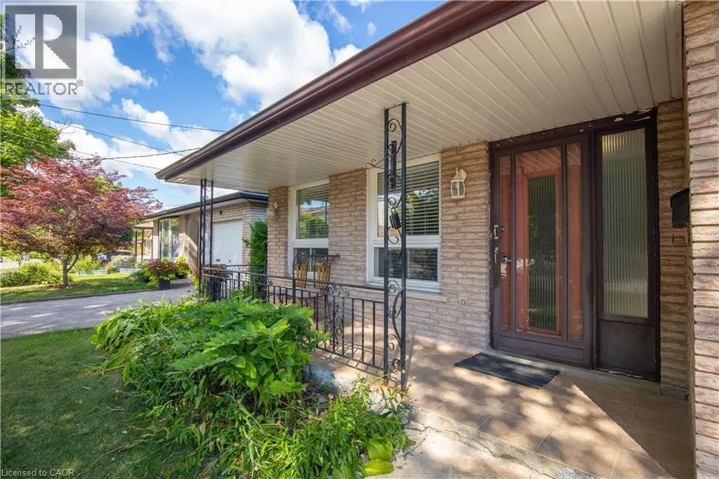 185 LAVINA Crescent
