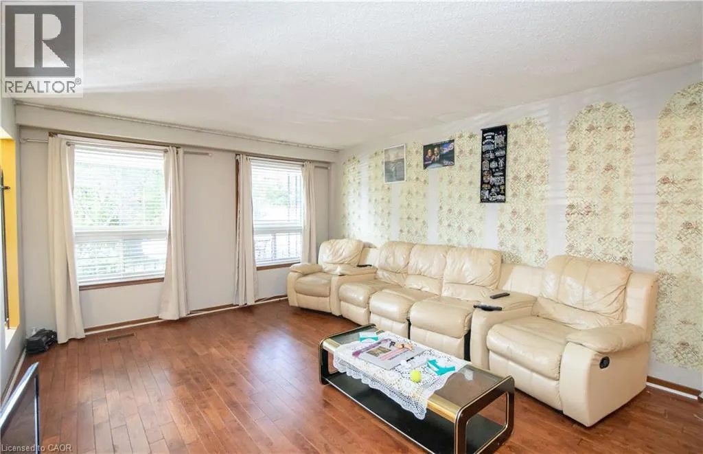 185 LAVINA Crescent