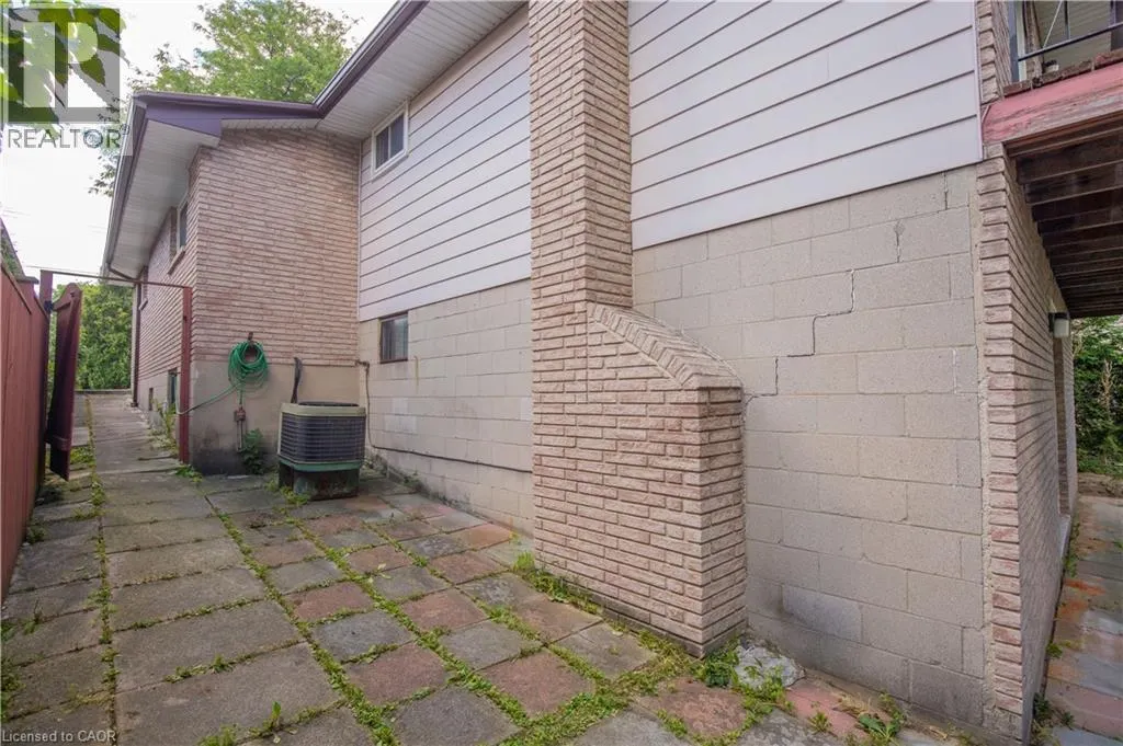 185 LAVINA Crescent