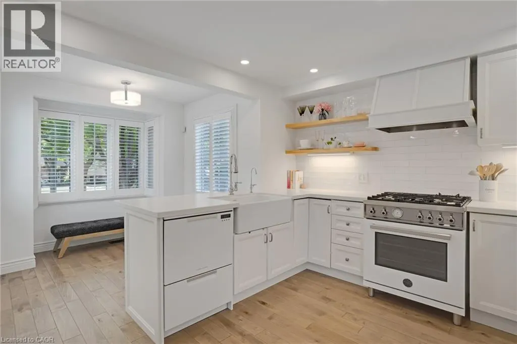 41 QUINTE Crescent