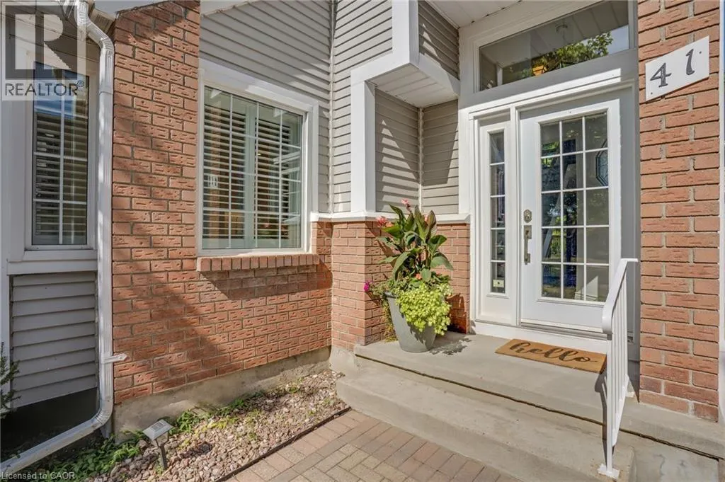 41 QUINTE Crescent
