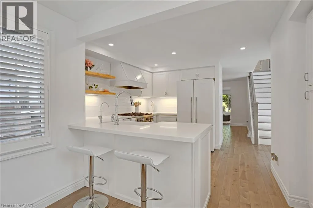41 QUINTE Crescent