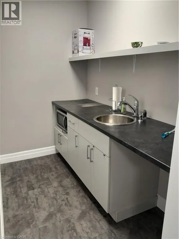 245 ARGYLE Street S Unit# 5, #5