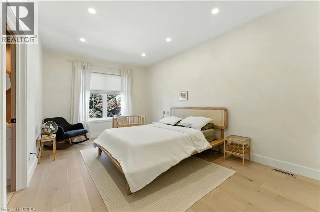 13 LINDEN Street