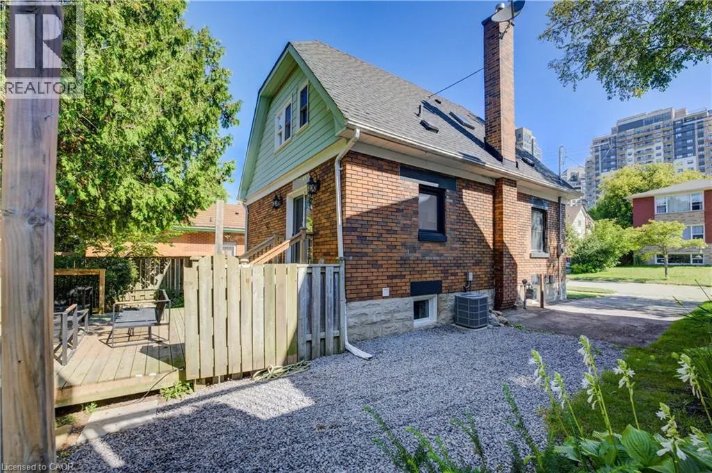 19 DUNBAR Road N