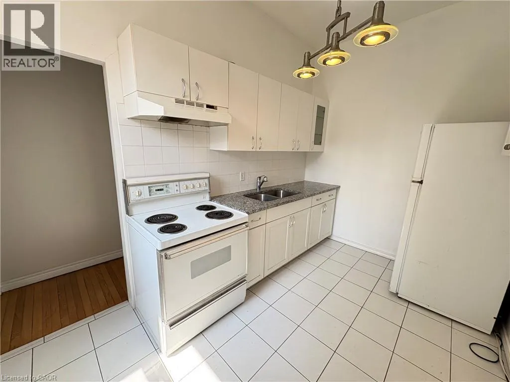 55 BARTON Street W Unit# 3, #3