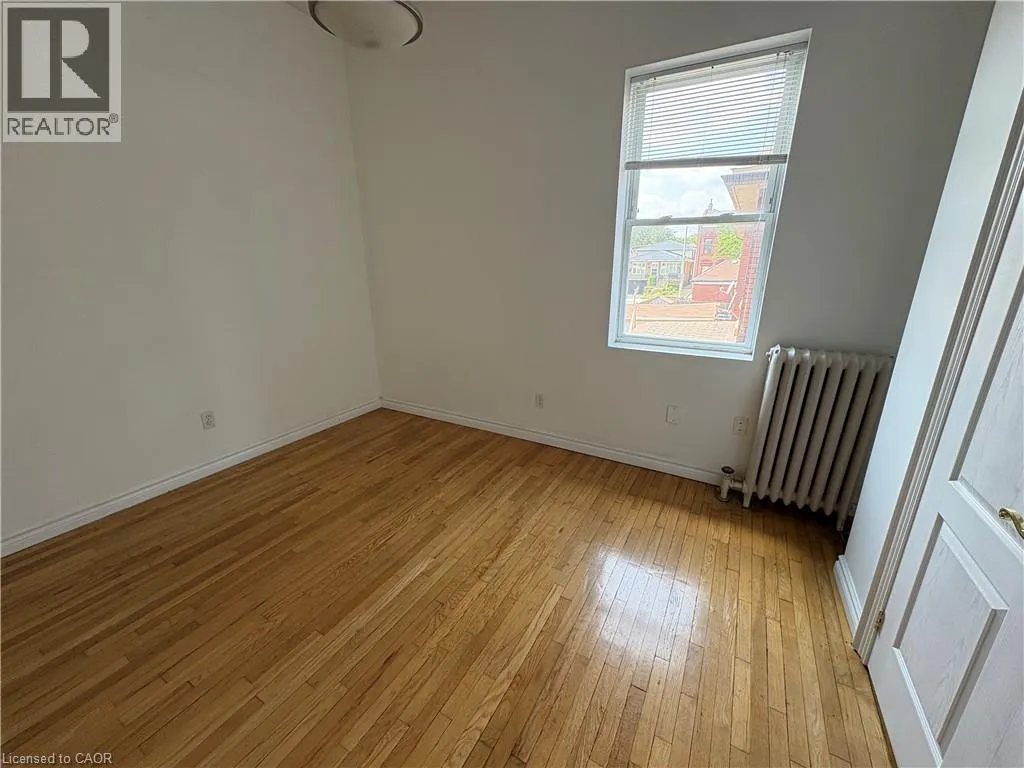 55 BARTON Street W Unit# 3, #3
