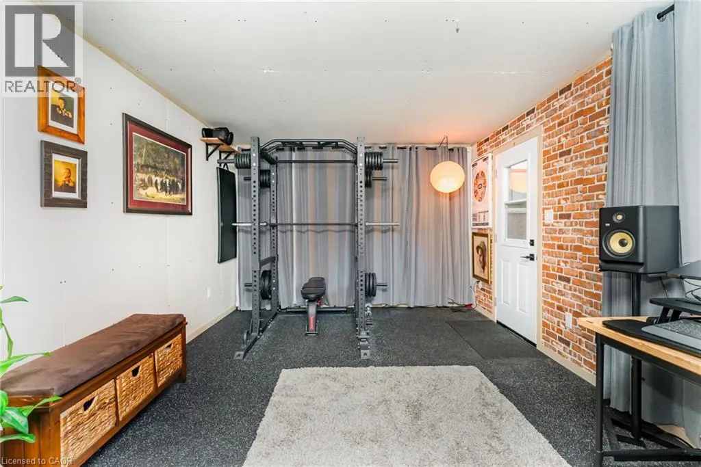 21 PROSPECT Street S