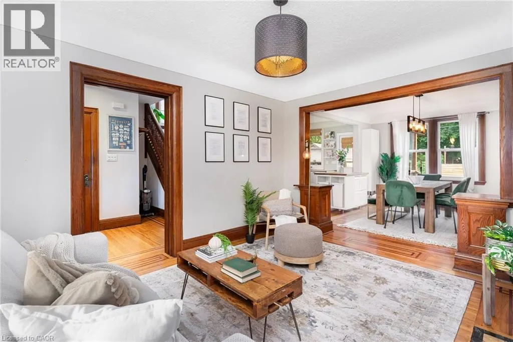 21 PROSPECT Street S