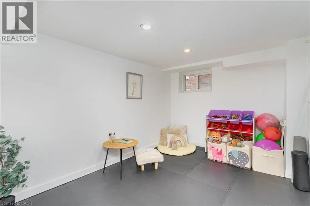21 PROSPECT Street S