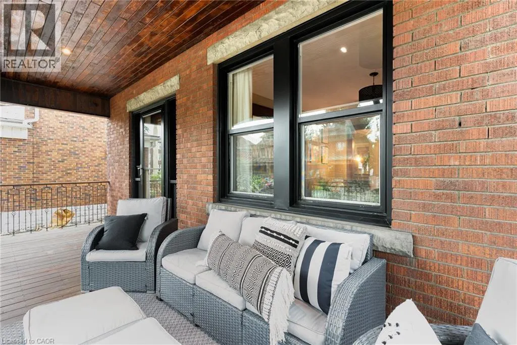 21 PROSPECT Street S