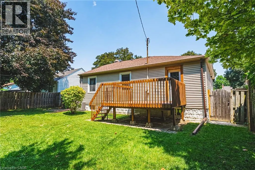 972 KINGSWAY Drive
