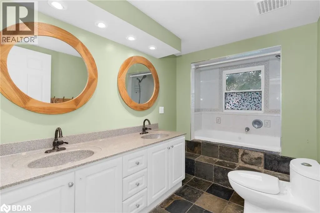 3127 PENETANGUISHENE Road