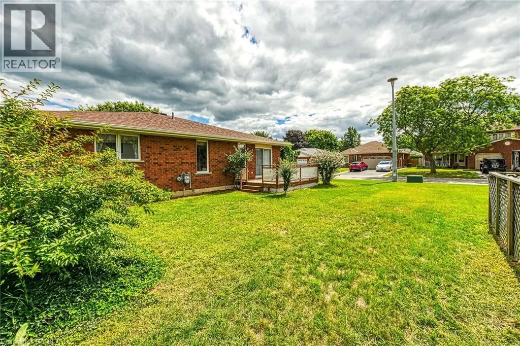47 FALLS Crescent