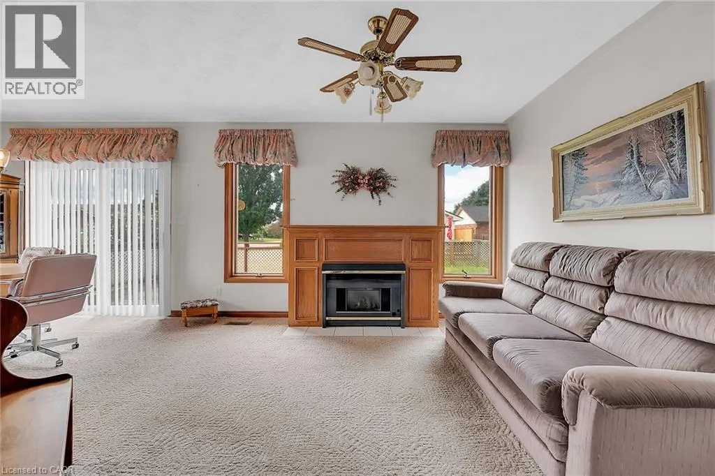 47 FALLS Crescent