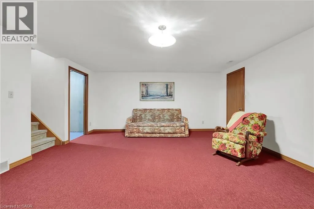 47 FALLS Crescent