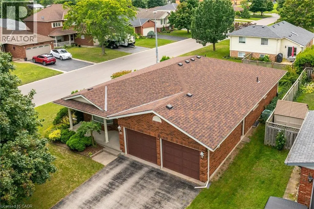 47 FALLS Crescent