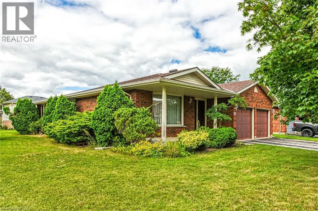 47 FALLS Crescent