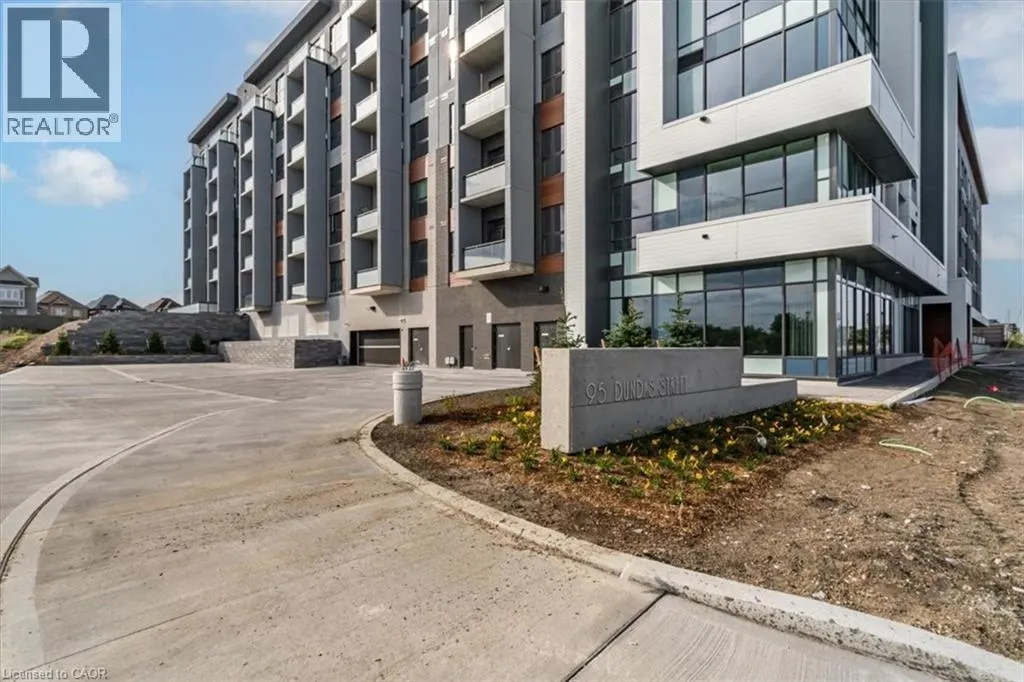 95 DUNDAS Street W Unit# 404, #404