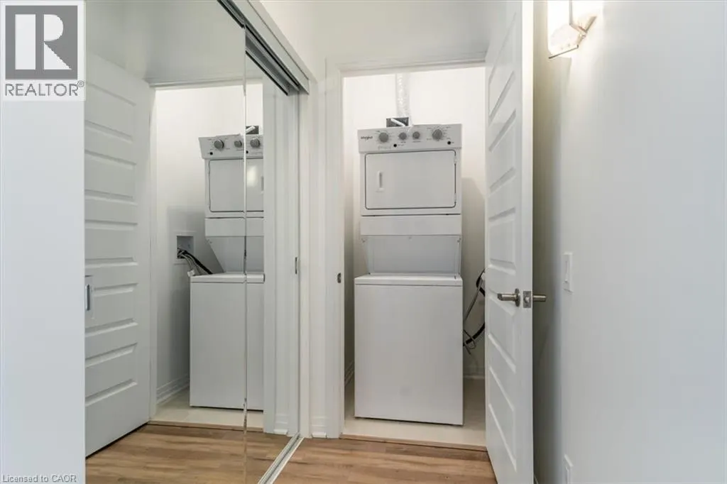 95 DUNDAS Street W Unit# 404, #404