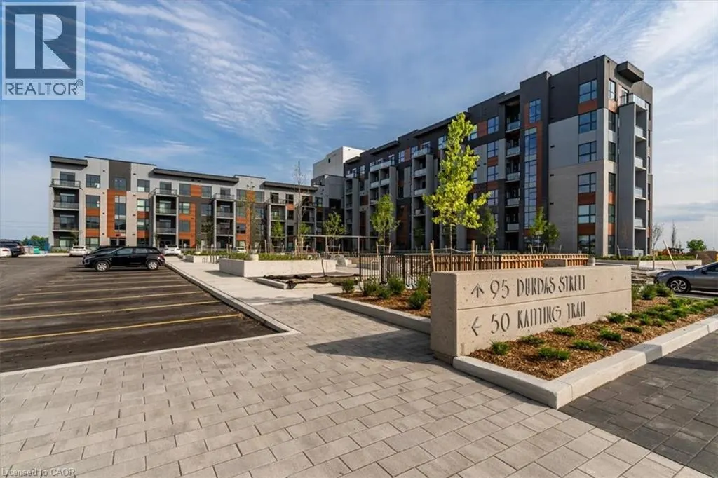 95 DUNDAS Street W Unit# 404, #404
