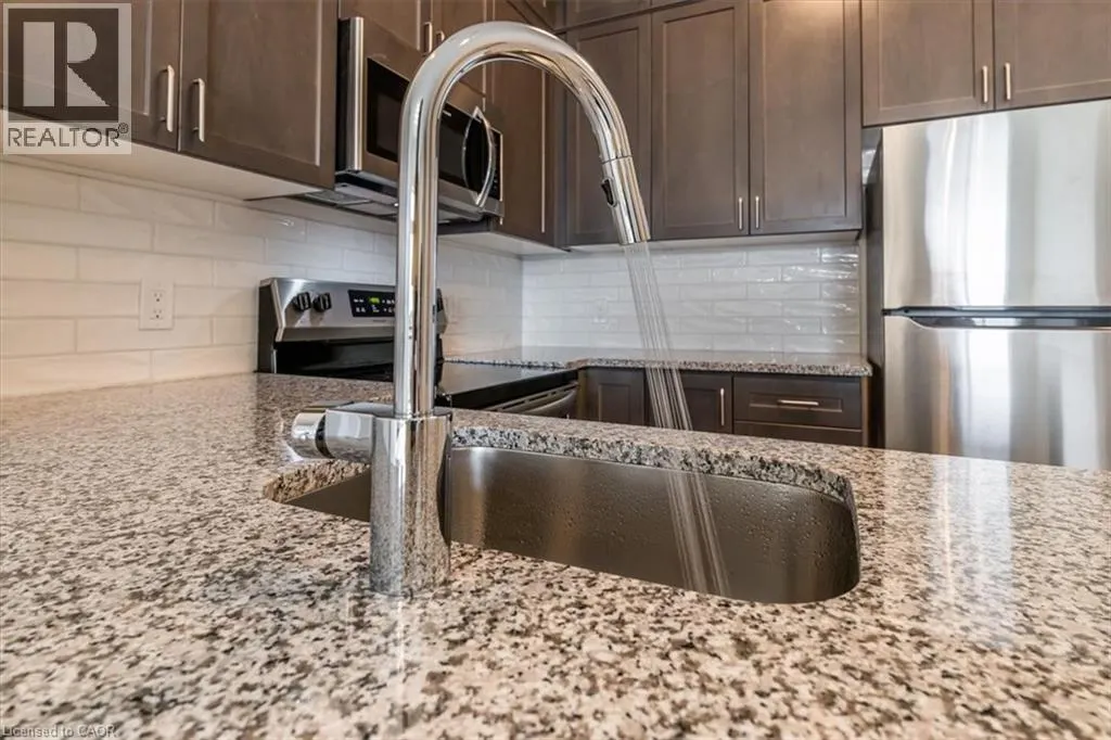 95 DUNDAS Street W Unit# 404, #404