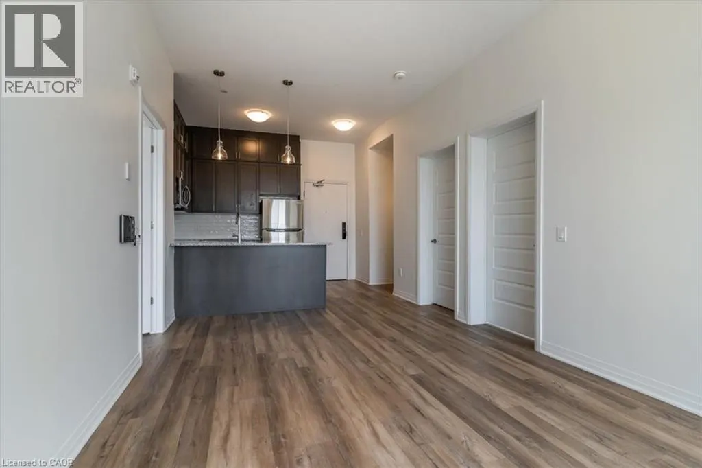 95 DUNDAS Street W Unit# 404, #404