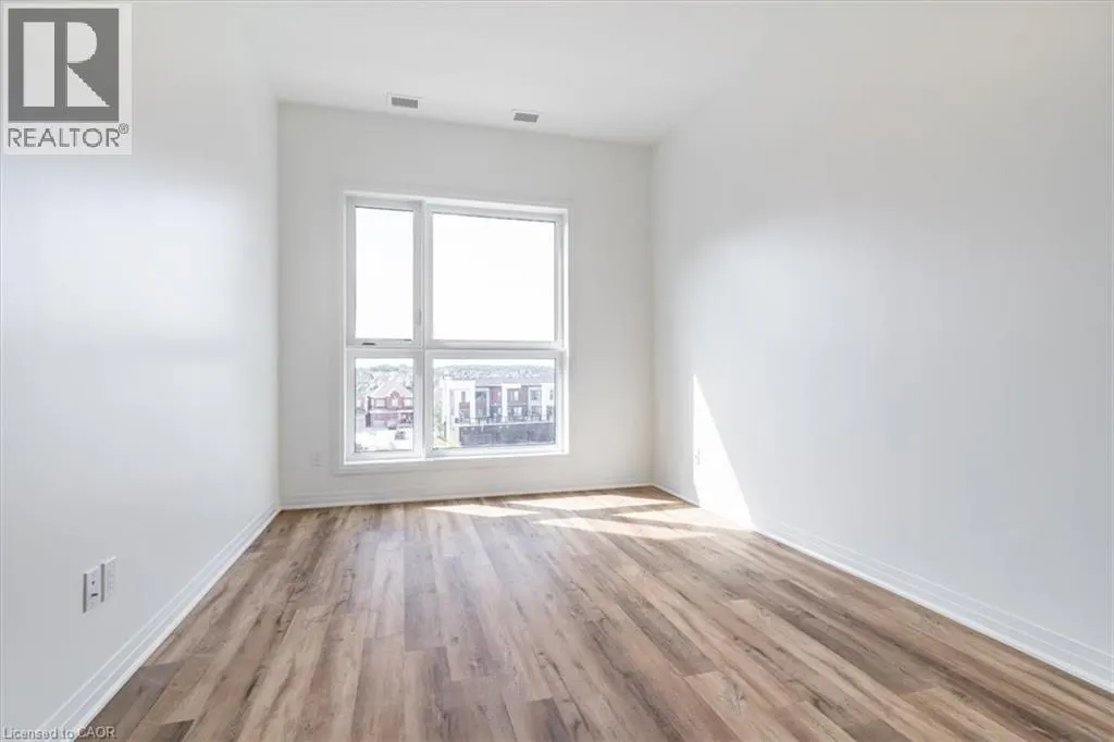 95 DUNDAS Street W Unit# 404, #404