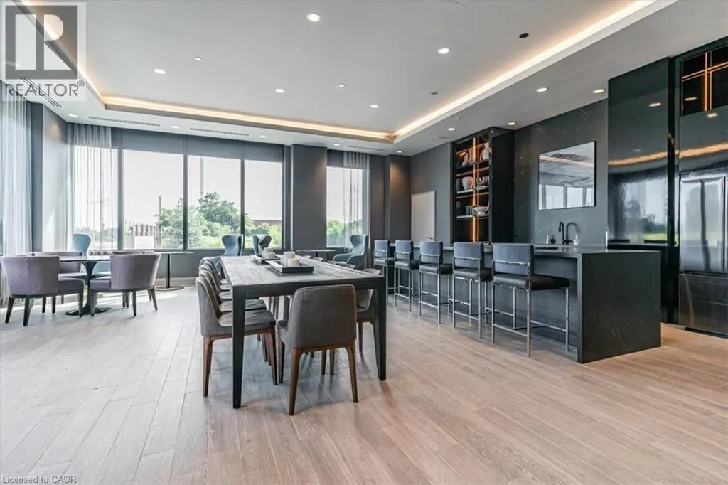 95 DUNDAS Street W Unit# 404, #404