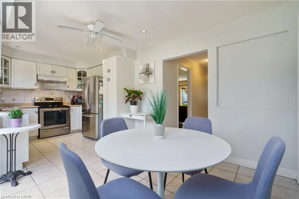 10 GLEN EDEN Court
