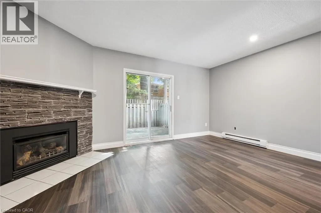 219 KINGSWOOD Drive Unit# 18, #18