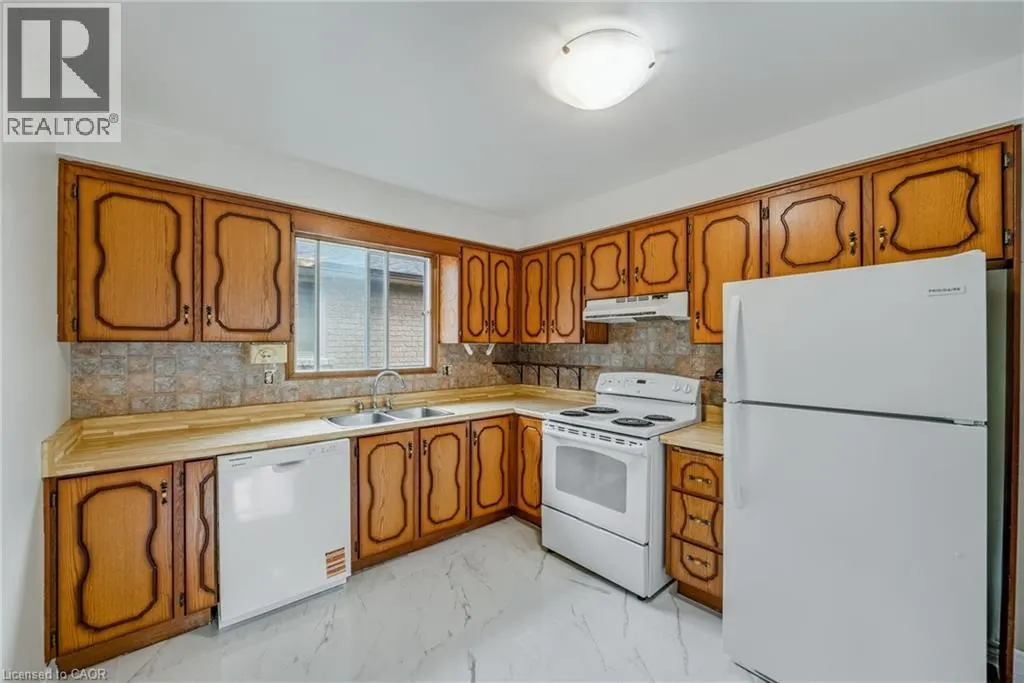 3 ENVOY Boulevard