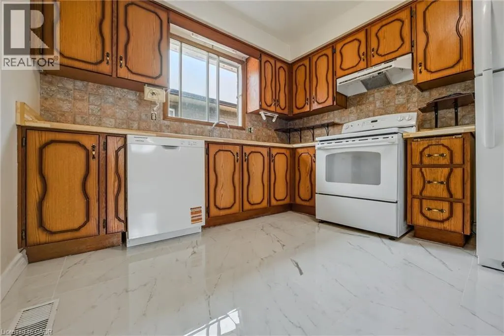 3 ENVOY Boulevard