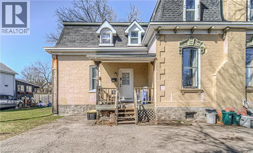 156 GRAND Avenue S