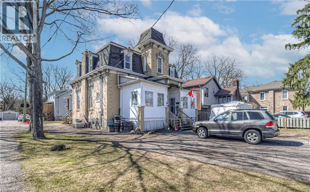 156 GRAND Avenue S