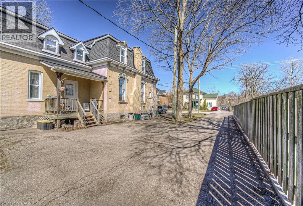 156 GRAND Avenue S