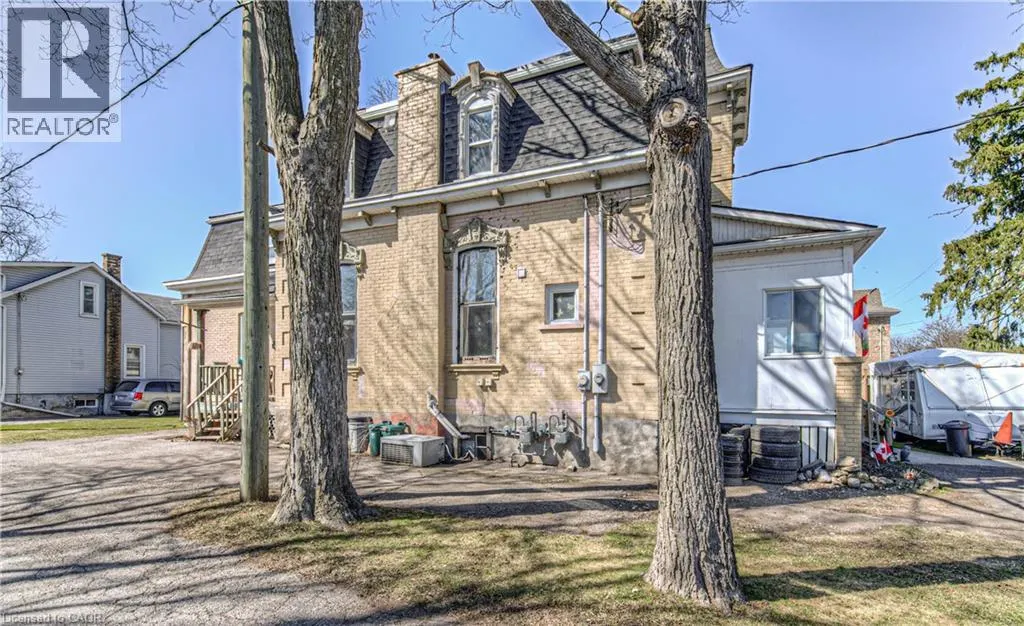 156 GRAND Avenue S