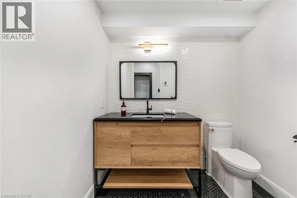 2265 LAKESHORE Road Unit# 3, #3