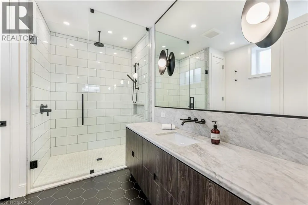 2265 LAKESHORE Road Unit# 3, #3