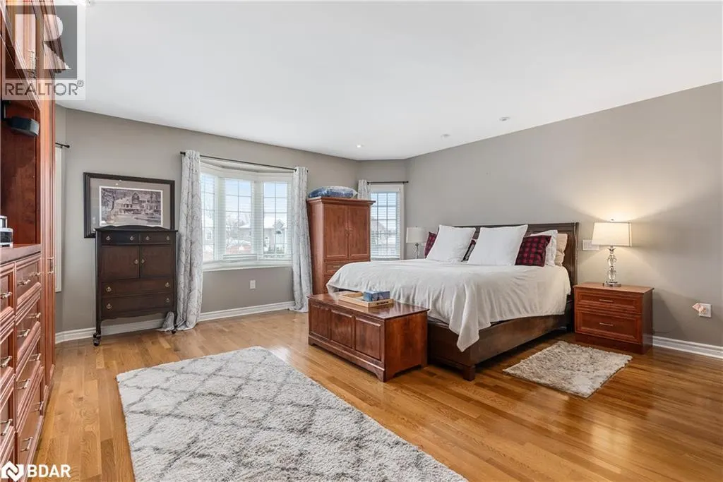 19 GRAND FOREST Drive