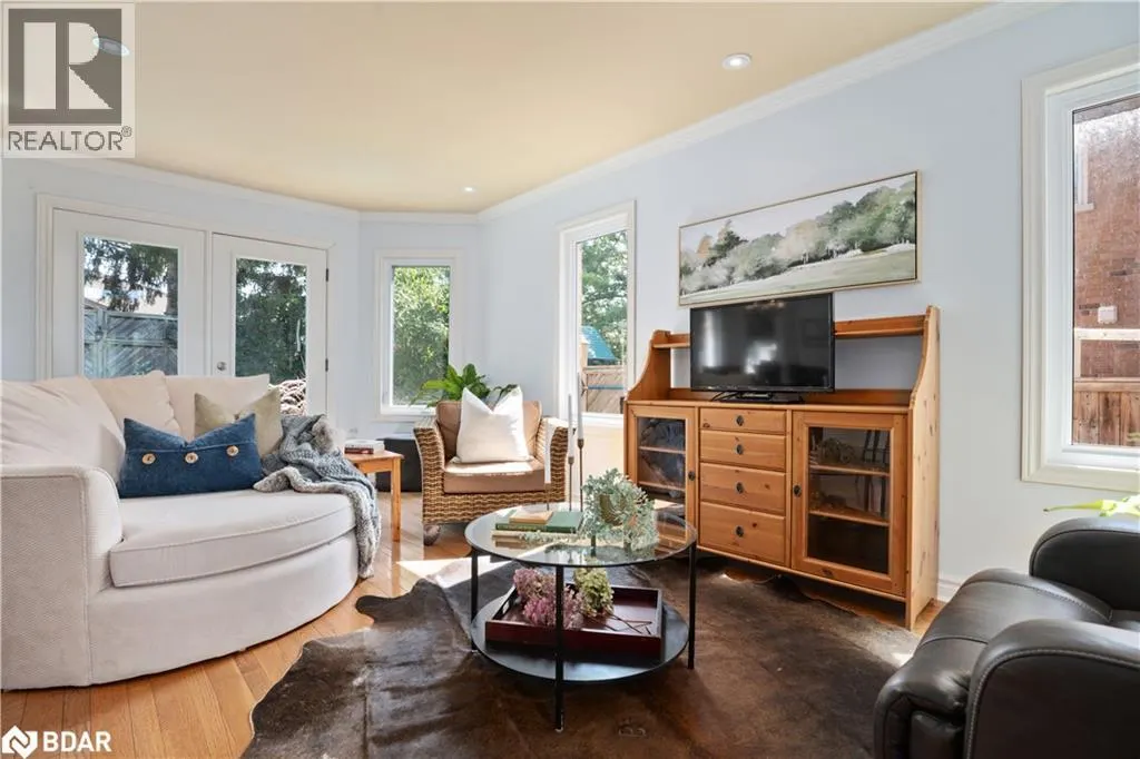 19 GRAND FOREST Drive