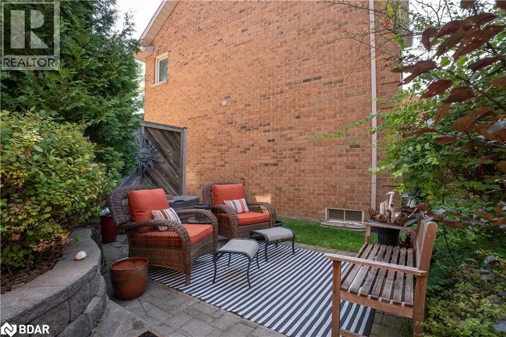 19 GRAND FOREST Drive