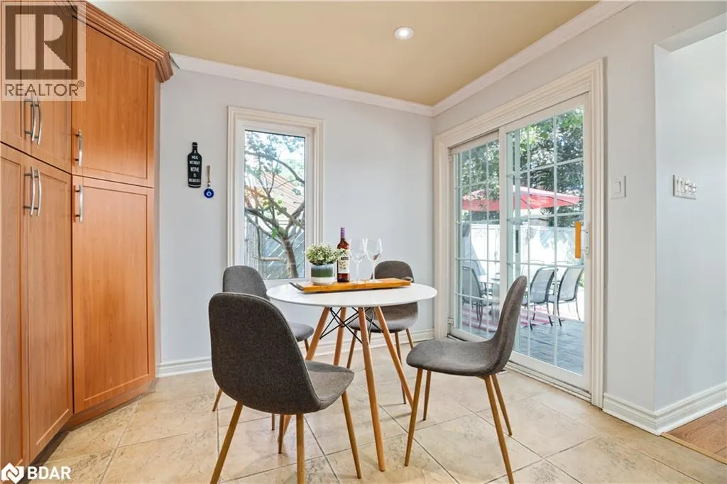 19 GRAND FOREST Drive