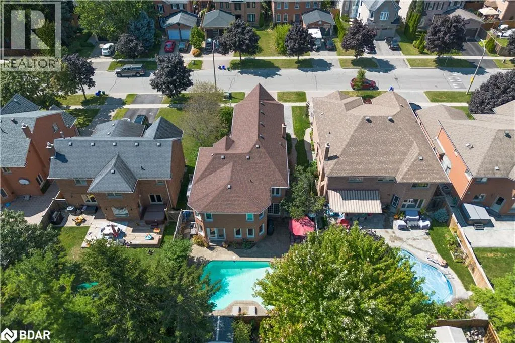19 GRAND FOREST Drive
