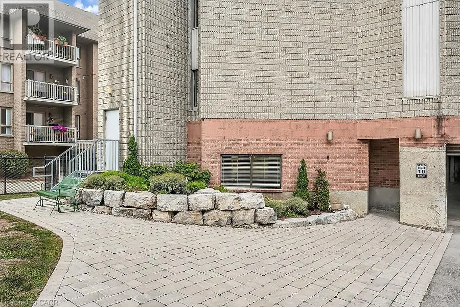 6 NIAGARA Street Unit# 204, #204