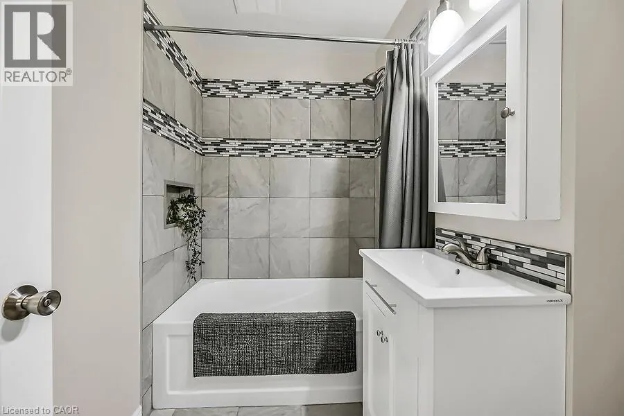 6 NIAGARA Street Unit# 204, #204