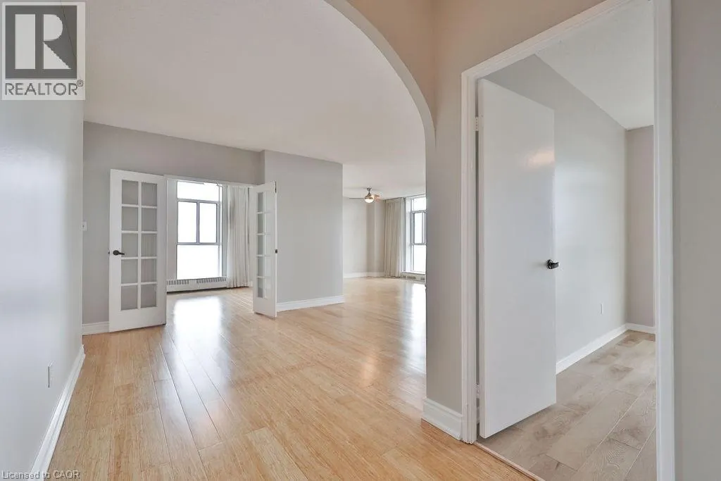 5250 LAKESHORE Road Unit# 1605, #1605